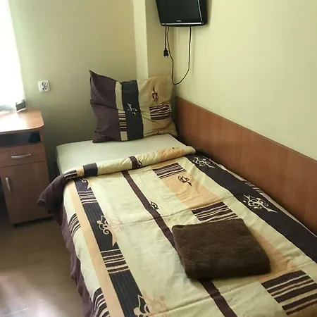 Clarus Mons Studio Hostel Çestohova